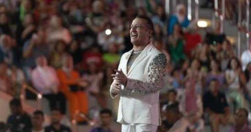 شريف مدكور يشجع الأزياء المصرية ببدلته بمهرجان العلمين: فخور بصناعة بلدي