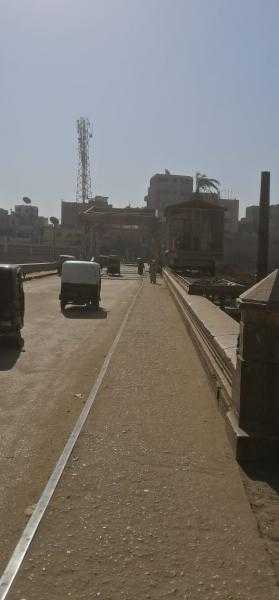 محافظ أسيوط: رفع الإشغالات وتعديات الباعة الجائلين على القناطر وشارع بورسعيد بمركز ديروط